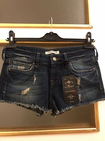 Mall of İstanbul mavi mağaza alındı Mavi jean kot şort