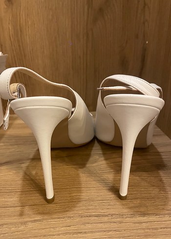 Beyaz Stiletto Topuklu Kadın Abiye Ayakkabı - Görsel 3