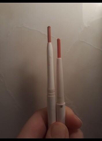 2 adet dudak kalemi