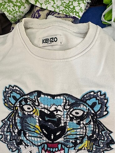 s Beden Kenzo kazak