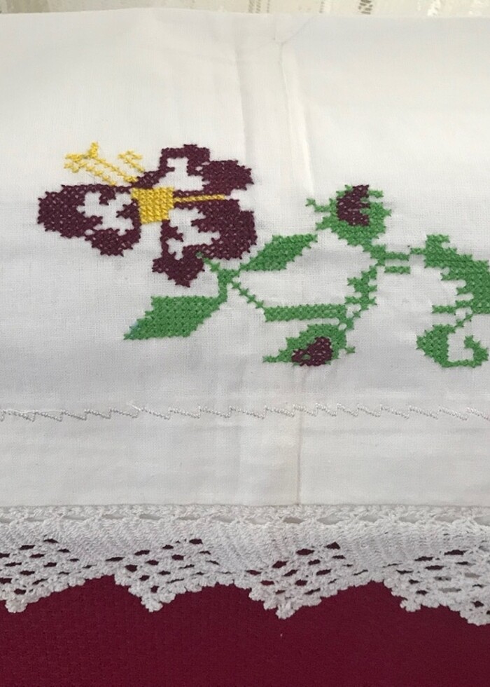 Kaneviçeli dantelli yastık kılıfı - Görsel 2