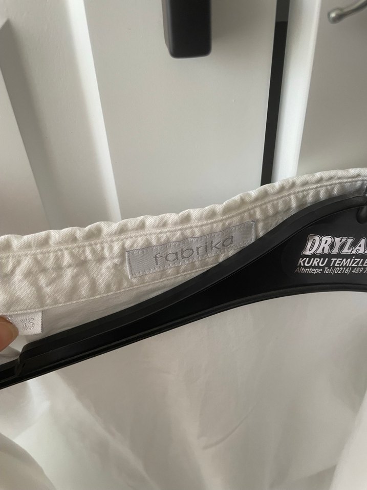 Düğmeli Beyaz Keten Gömlek - Görsel 3