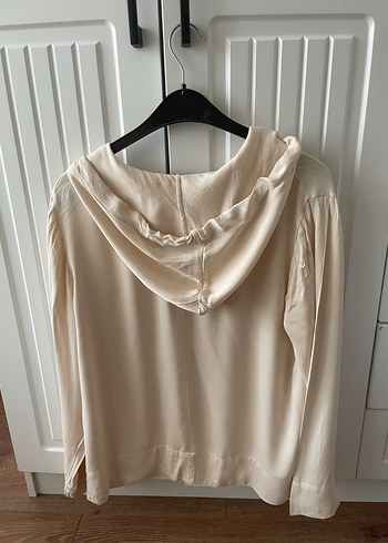 V Yaka Bej Kadın Uzun Kollu Gömlek - Görsel 2