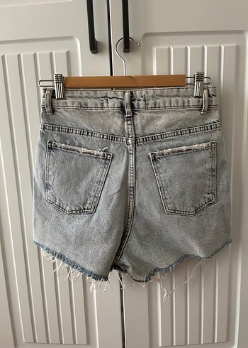 Gri Yırtık Mini Kot Şort - Görsel 2