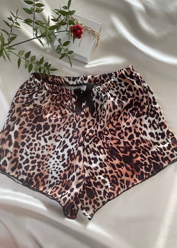 Leopar Desenli Kadın Mini Askılı Pijama Takımı - Görsel 3