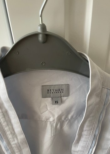 Düğmeli Beyaz Keten Kadın Gömlek - Görsel 3