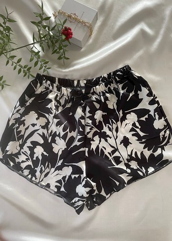 Bohem Siyah Beyaz Çiçekli Mini Pijama Takımı - Görsel 2