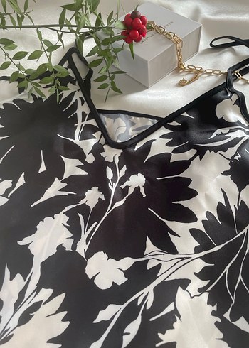 Bohem Siyah Beyaz Çiçekli Mini Pijama Takımı - Görsel 4