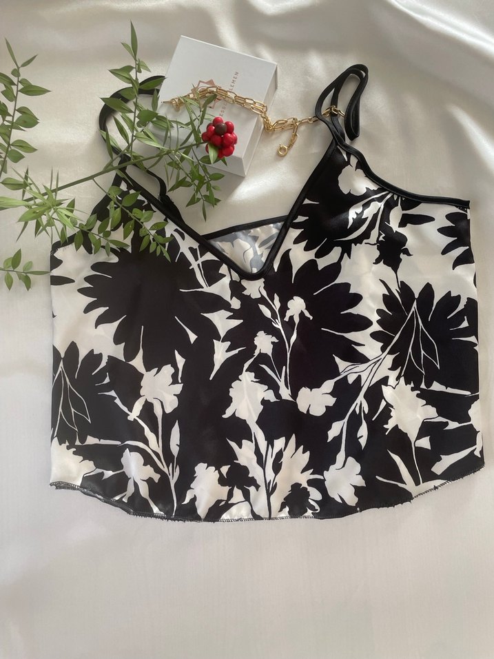 Bohem Siyah Beyaz Çiçekli Mini Pijama Takımı - Görsel 3