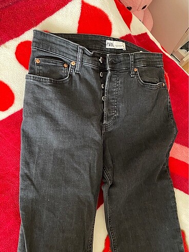 Zara paçası kesik jean