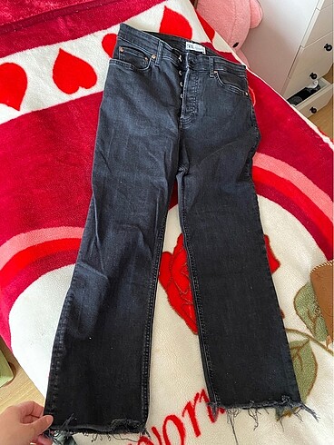 Zara Zara paçası kesik jean