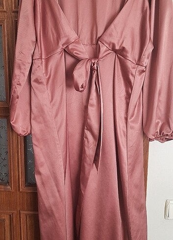 LC Waikiki Saten elbise