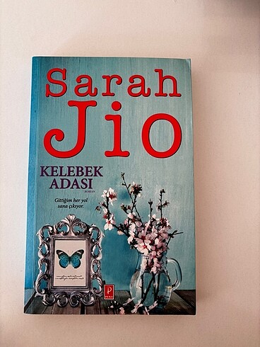 Sarah jio kelebek adası