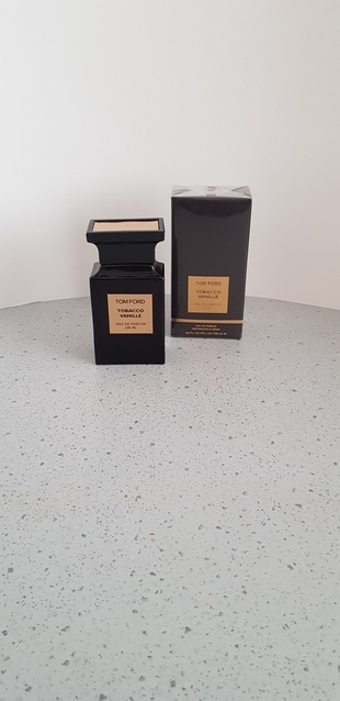 Tom Ford TOM FORD OUD WOOD BAYAN PARFÜM KAMPANYA FİYATIDIR 