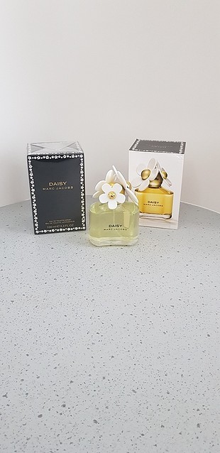 MARC JACOBS DAİS WOMEN KAMPANYA FİYATIDIR 