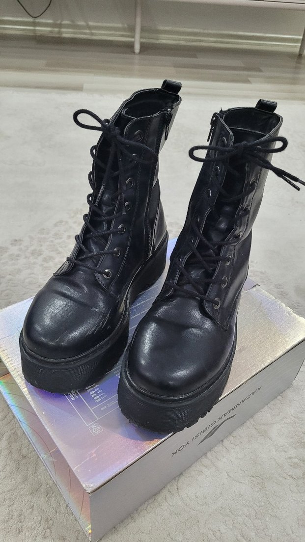 graceland siyah bağcıklı postal bot - Görsel 2