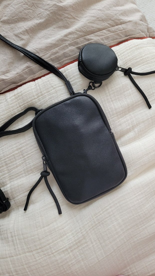 Bershka Deri Telefon Çantası - Görsel 2