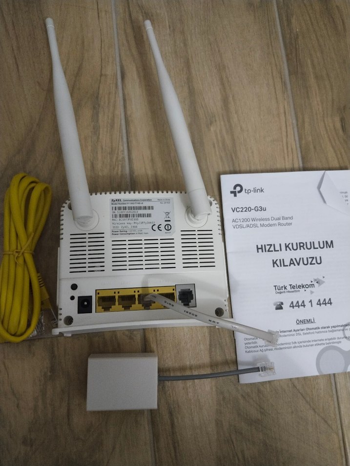 Beyaz ZyXEL modem - Görsel 2