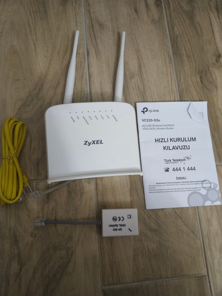 Beyaz ZyXEL modem - Görsel 3