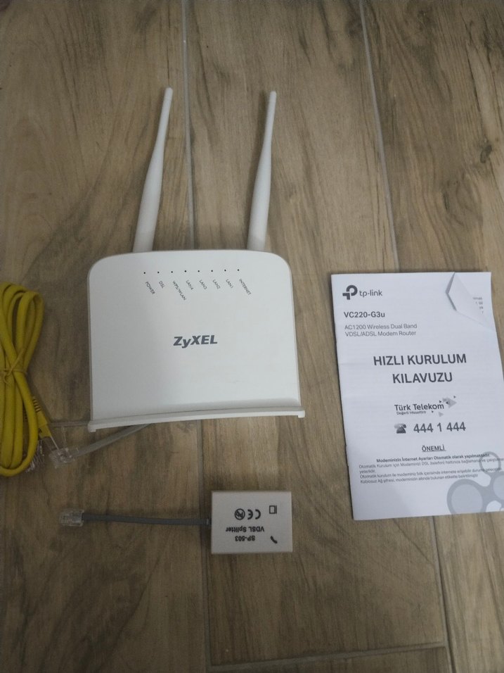 Beyaz ZyXEL modem - Görsel 4