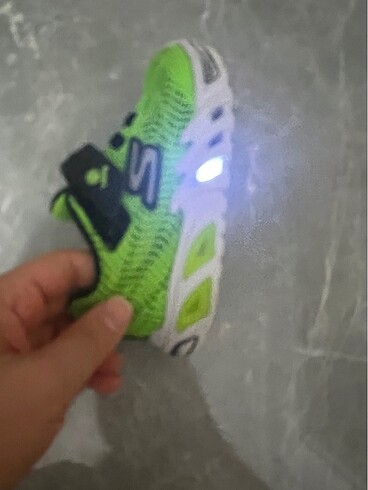 24 Beden yeşil Renk Skechers ışıklı çocuk spor ayakkabı