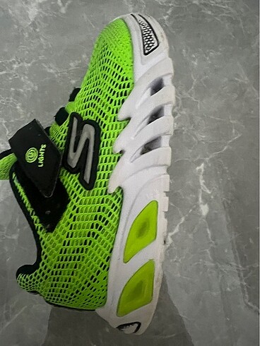 24 Beden Skechers ışıklı çocuk spor ayakkabı