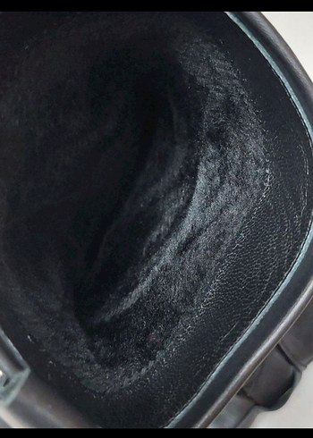 Siyah Çizme - Görsel 3