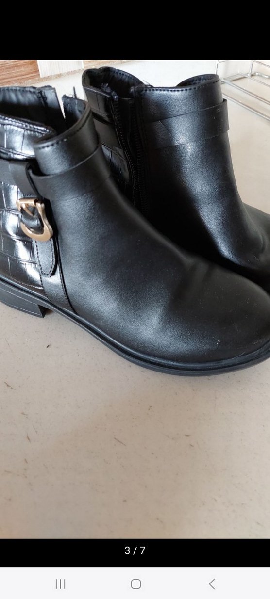 Siyah Bot - Görsel 2