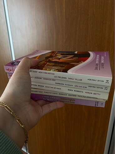 Kitap Harlequin Beyaz Dizi
