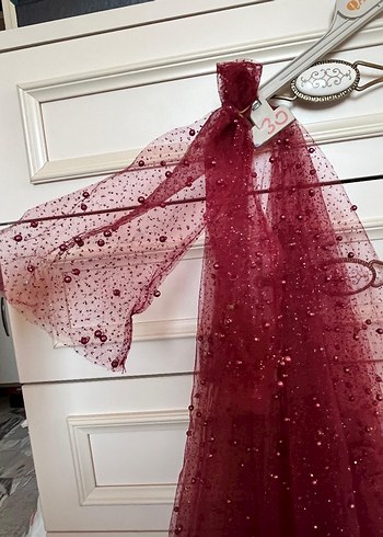 Bordo boncuk işlemeli duvak ve eldivenleri