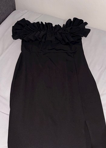 Siyah Straplez Uzun Fırfırlı Elbise - Görsel 2