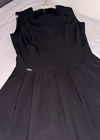 Siyah yuvarlak Yakalı Uzun Kolsuz Abiye Elbise - Görsel 2