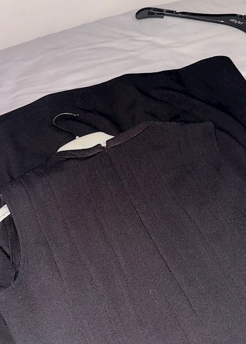 Siyah yuvarlak Yakalı Uzun Kolsuz Abiye Elbise - Görsel 5