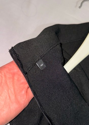 Siyah Drapeli Yüksek Yakalı elbise - Görsel 4