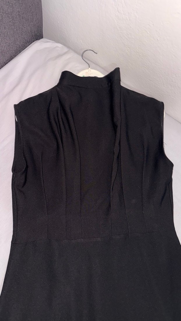 Siyah Drapeli Yüksek Yakalı elbise - Görsel 3