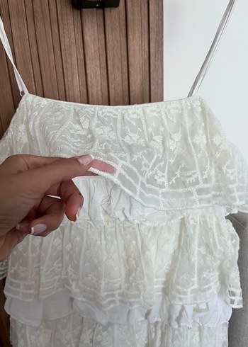 Beyaz Nakışlı Kat Kat Mini Elbise - Görsel 2