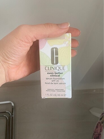 Beden Clinique even better serum fondöten WN04 Bone