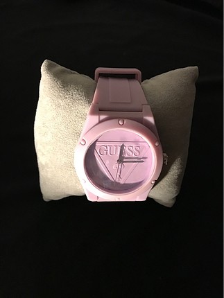 GUESS SAAT