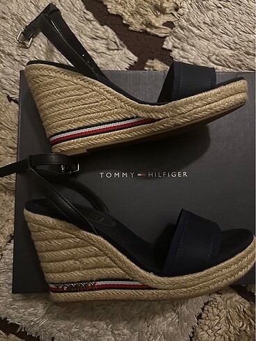 Tommy hilfiger 37 no sandalet