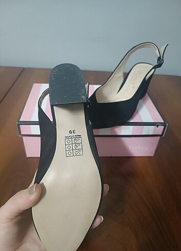39 Beden siyah Renk Topuklu ayakkabı 