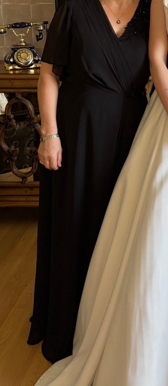 Siyah V Yaka Uzun Gotik Abiye Elbise - Görsel 2