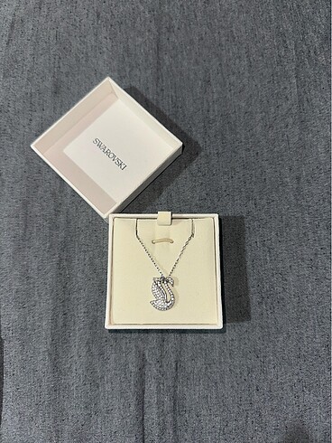 Beden Swarovski swan kolye