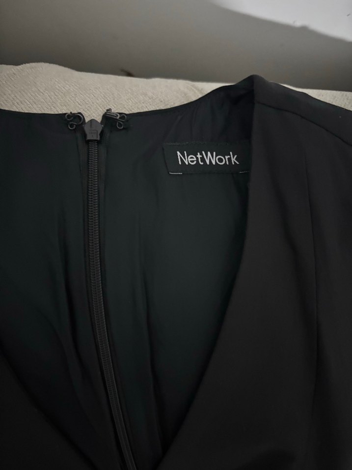 Siyah V Yaka Midi Elbise - Görsel 4