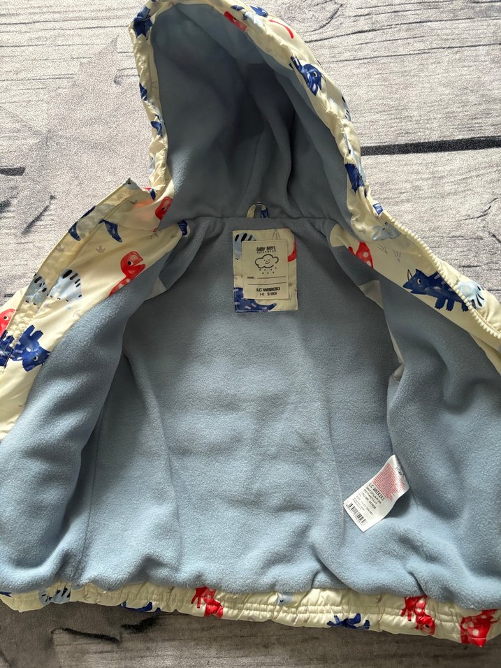 Kapüşonlu Erkek Çocuk Desenli Mont - Görsel 3