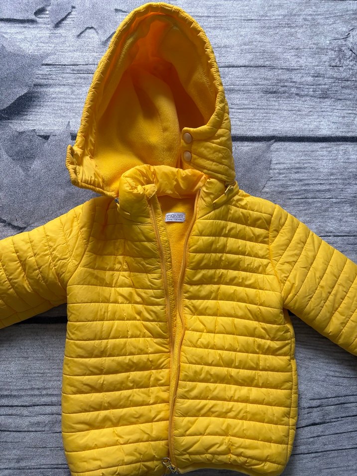 Sarı Kapüşonlu Erkek Çocuk Mont - Görsel 4