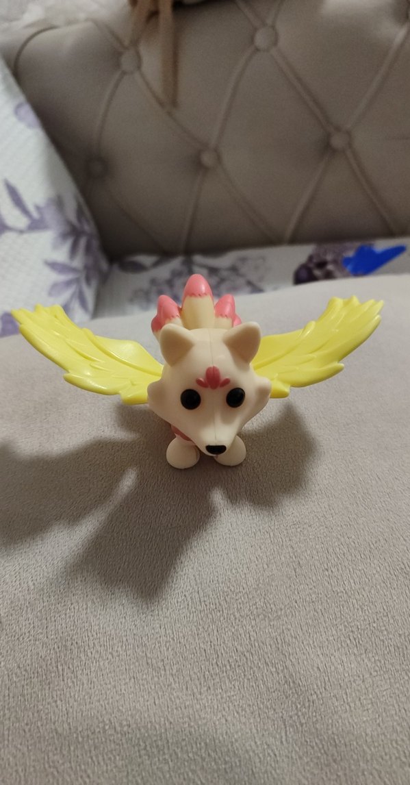 Adopt Me Happy Meal oyuncak figürler - Görsel 3