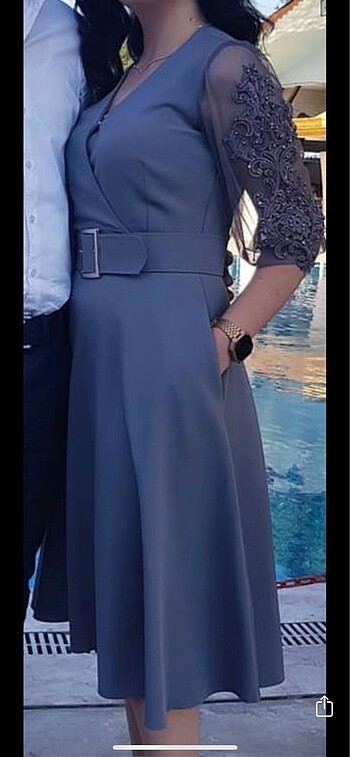 Diğer Kolu tül elbise