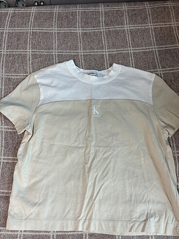 Calvin Klein tshirt