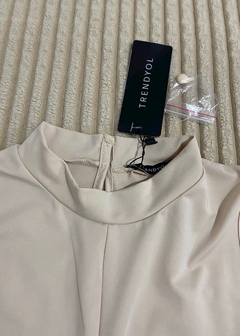 xl Beden ten rengi Renk Bej Kolsuz Yüksek Yakalı Crop Top