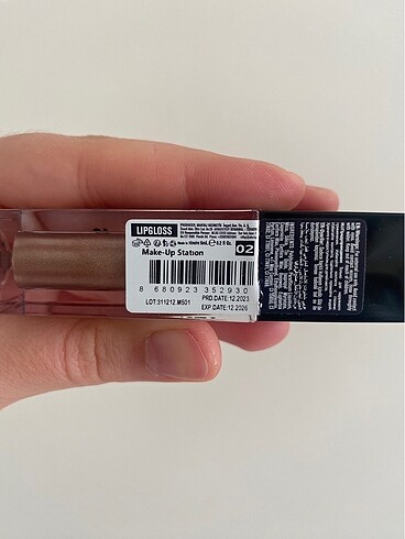 Beden New Well Lipgloss